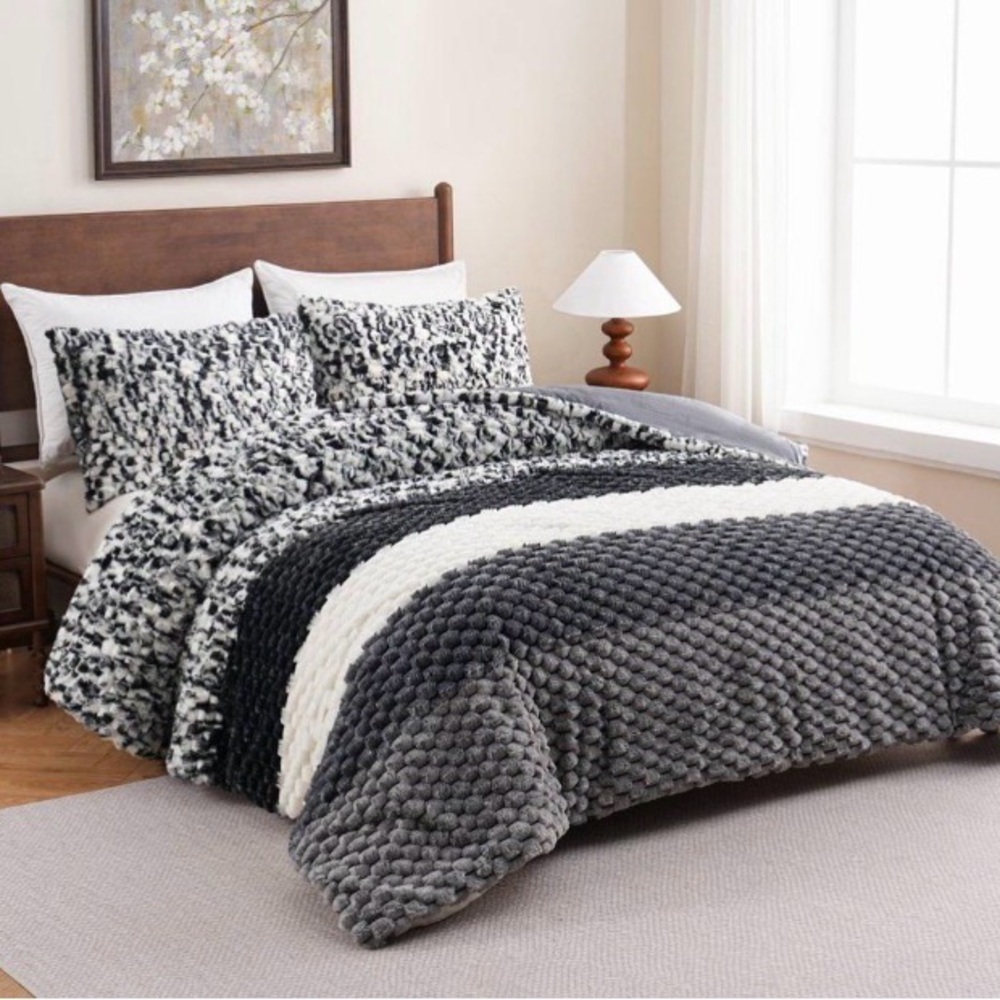 Cozy Beige and White Textured Comforter Set - Picture 5 of 15
